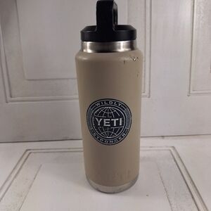 Yeti Rambler Tan Accent Water 26 oz. Container